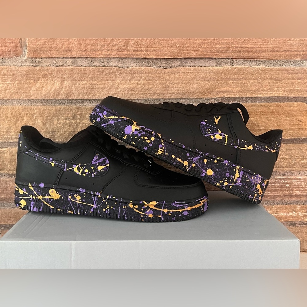 Men’s Custom Paint Splatter Nike Air Force 1, size 7